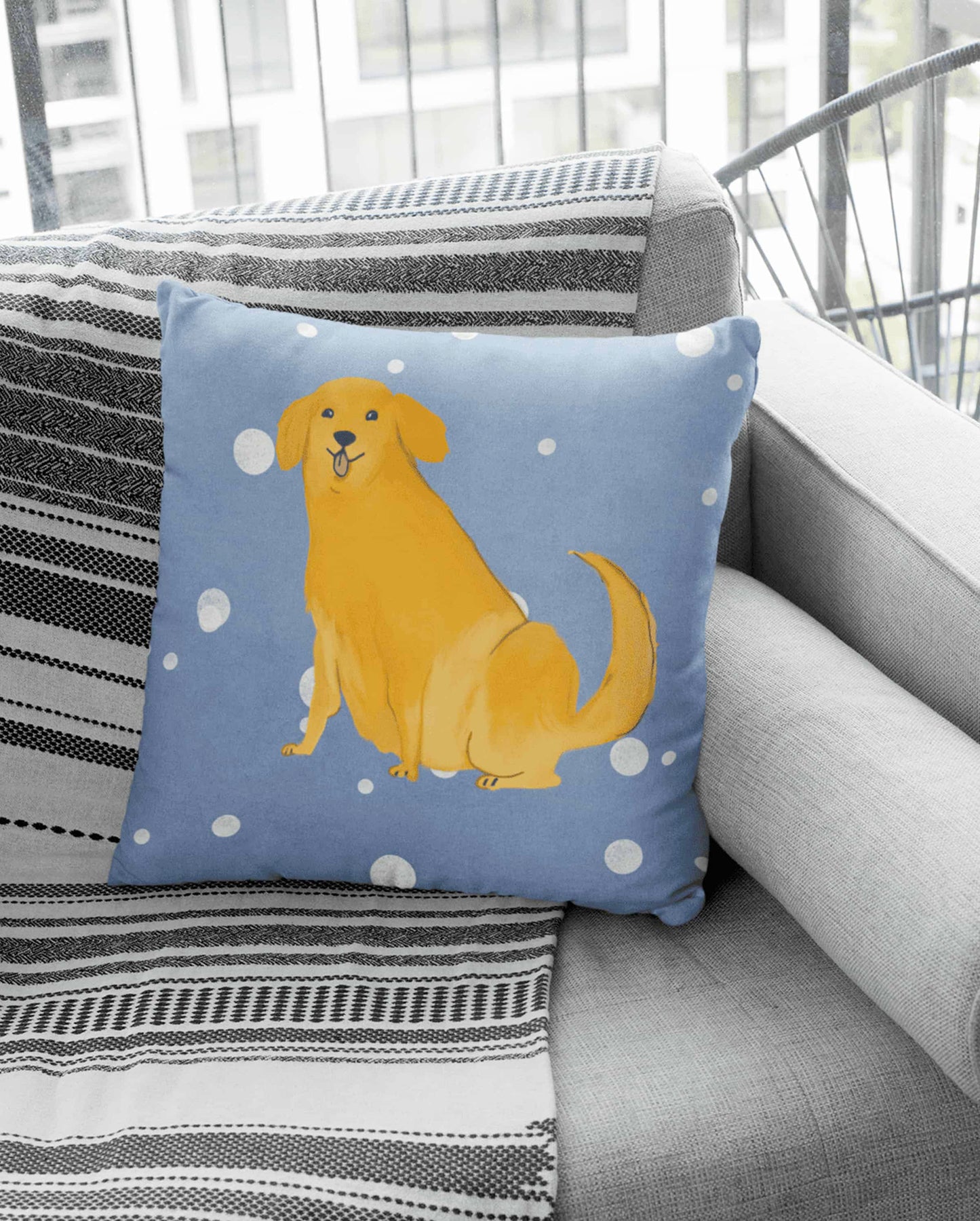 Golden Retriever Sky Premium Cushion